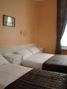 Otel Barry's 2*