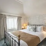 Barry's Hotel 2*